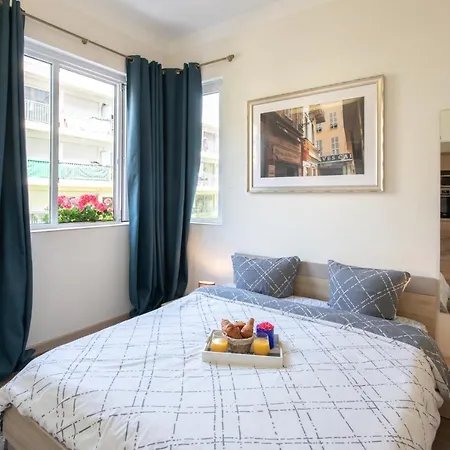 Boutique Center 3 Min Walk , Free Parking דירה ניס