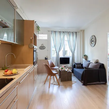 Boutique Center 3 Min Walk , Free Parking דירה ניס